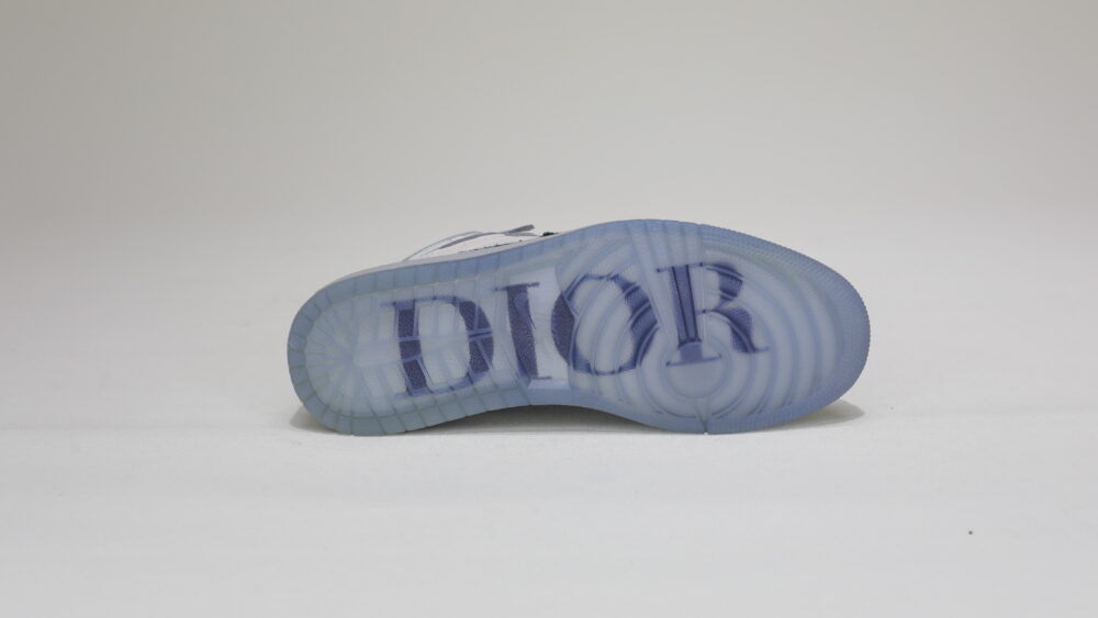 Air Jordan 1 Dior - Görsel 2