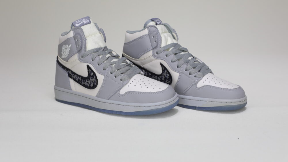 Air Jordan 1 Dior - Görsel 3